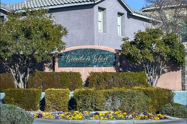 Building Photo - **$500 OFF MOVE IN BY 08/07/2026**Charming Two-Story Home In the Heart of Summerlin with Pool