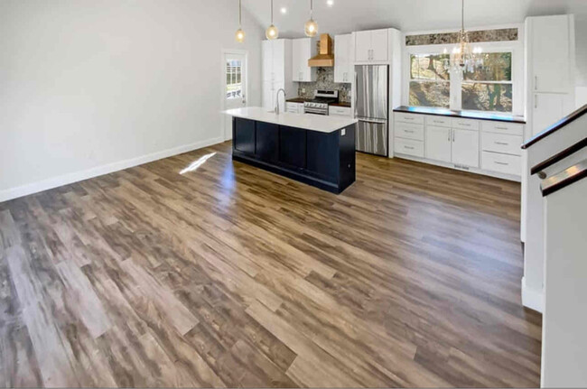 Building Photo - 7401 Limerick Dr