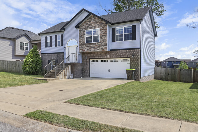 Building Photo - 2588 Hattington Dr