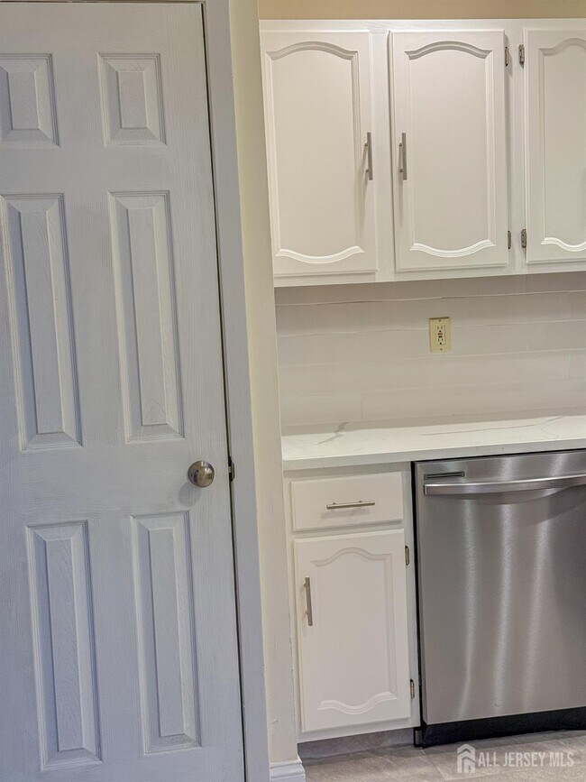 Building Photo - 31 Gate House Ln