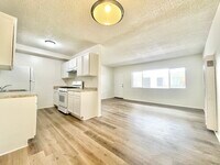 Building Photo - 916 Carondelet