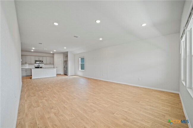 Building Photo - 465 Payton Dr