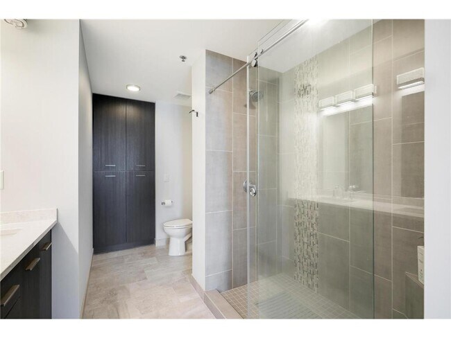 Building Photo - 740 Portland Ave