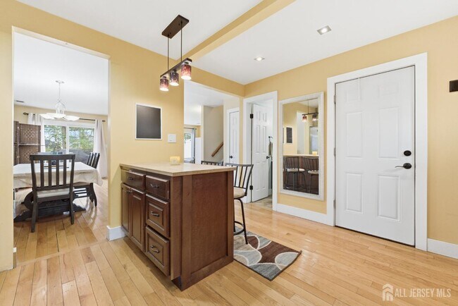 Building Photo - 10 Coventry Ct