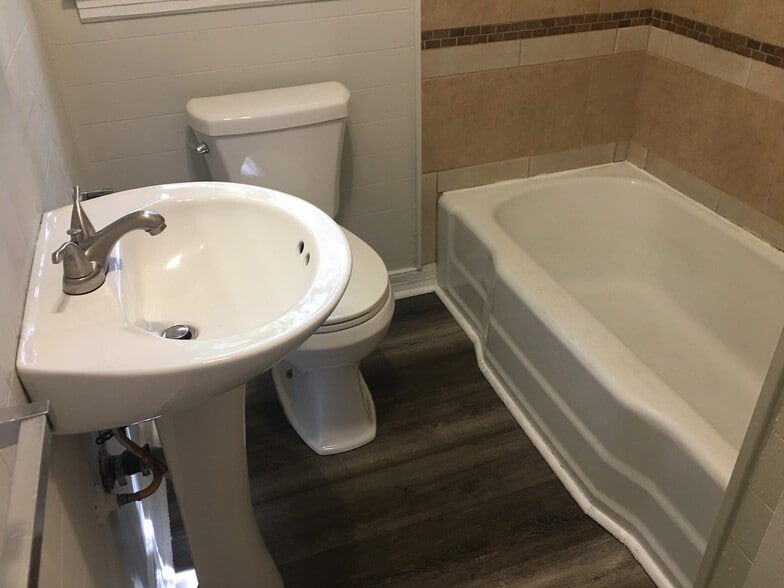 Bathroom - 111 Cannon Dr