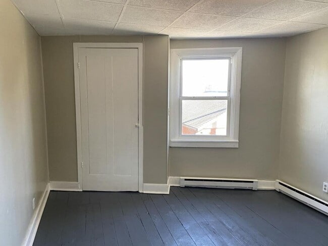 Building Photo - 365-365 N Hanover St