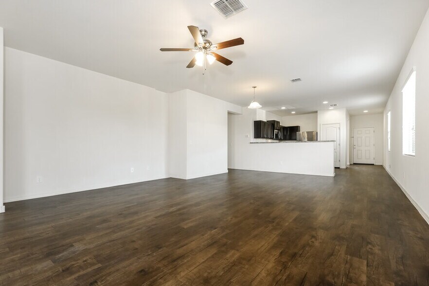 Building Photo - 8224 W Encinas Ln