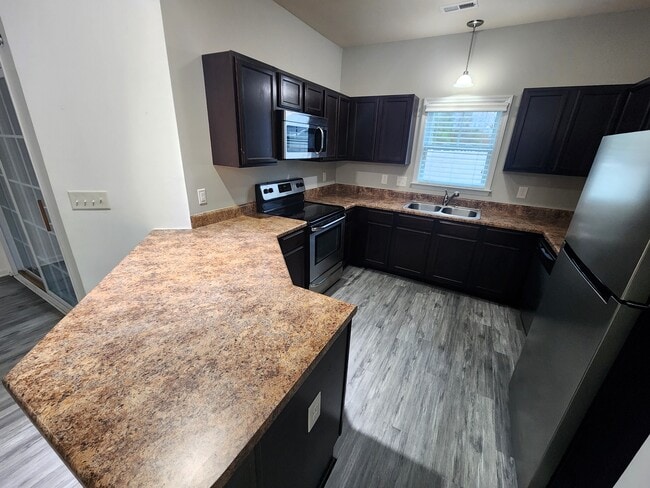 Building Photo - 145 Waterstone Ln