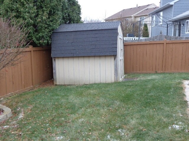 Building Photo - 2201 Oak Leaf Ln