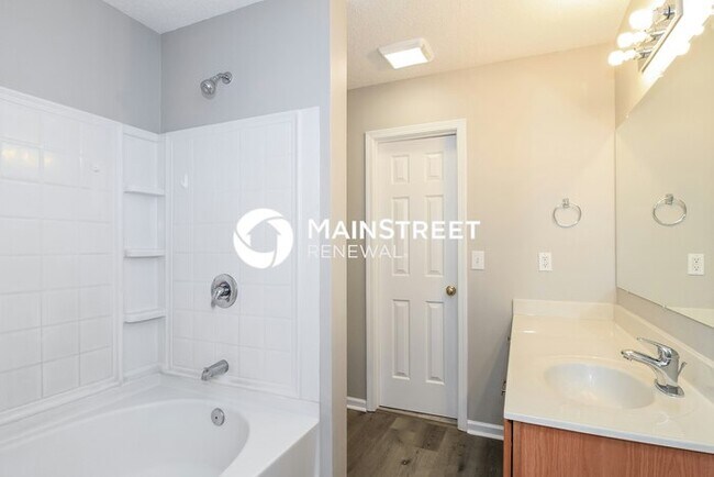 Building Photo - 5 Bedroom Pet-Friendly Home in Browns Summit, NC with Main Street Renewal