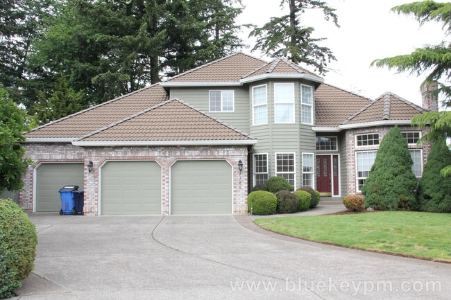 Building Photo - REDUCED $200!!   3-4 Bed, 3 Bath Camas Hom...