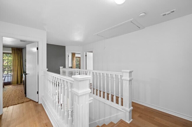 Building Photo - 13702 Yellow Oak Cir