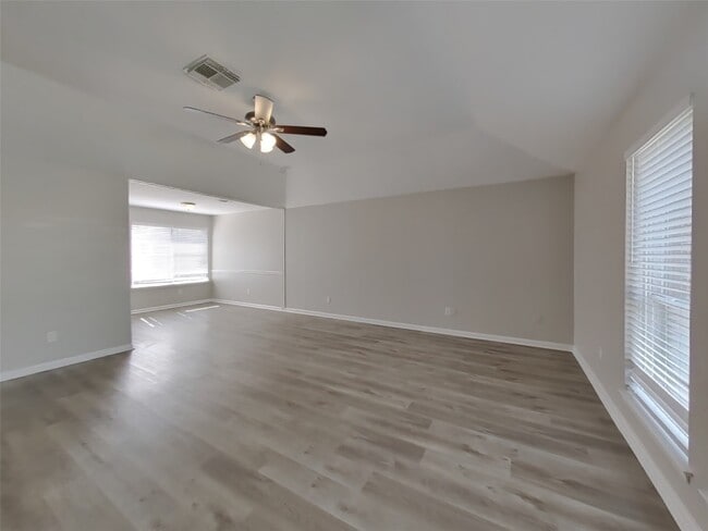 Building Photo - 7206 Sonnet Glen Ln