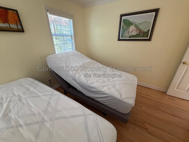 Building Photo - 237 Novara Dr