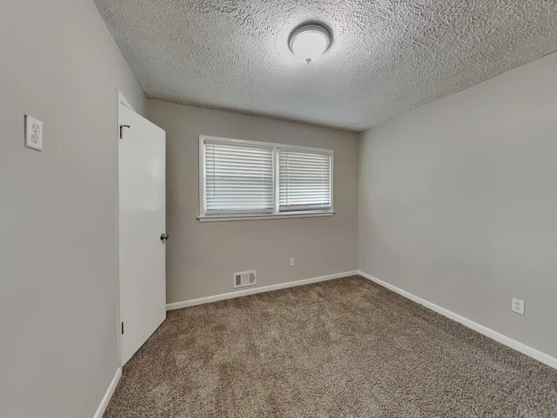 Building Photo - 4174 Renfrew Ct SW