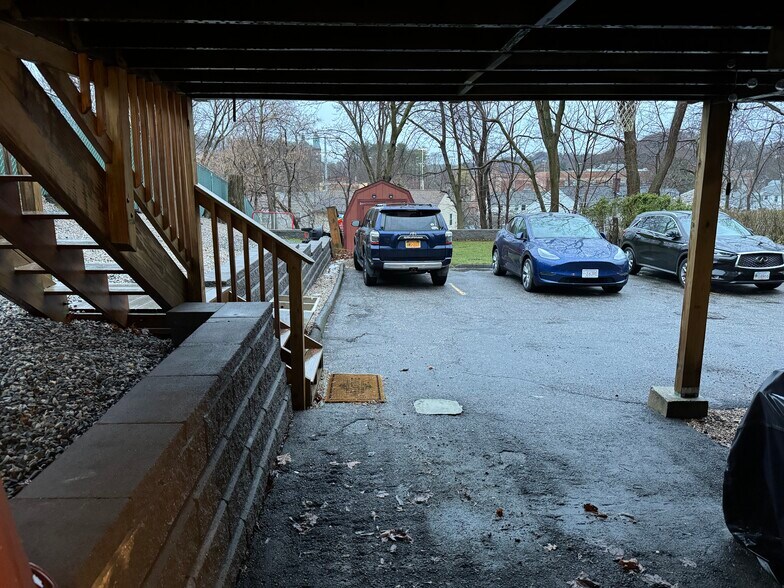 Parking - 171 Foster St