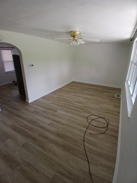 Building Photo - 728 9th Ave