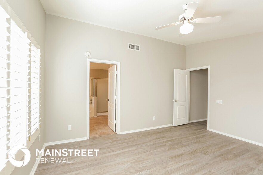 Building Photo - 3549 E Kelton Ln