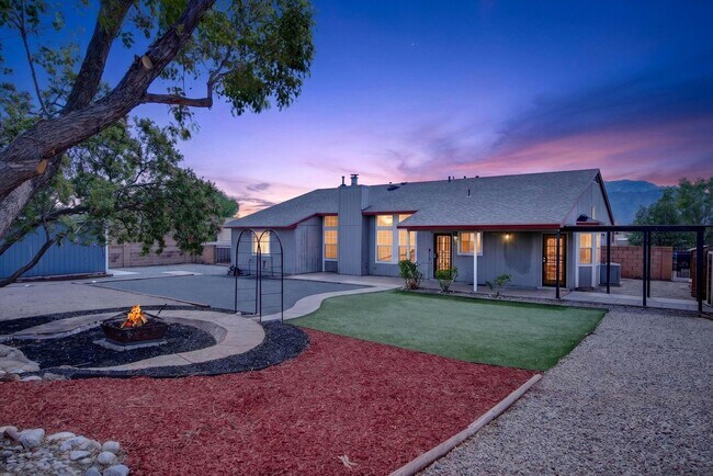 Building Photo - 2413 Agua Fria Dr NE