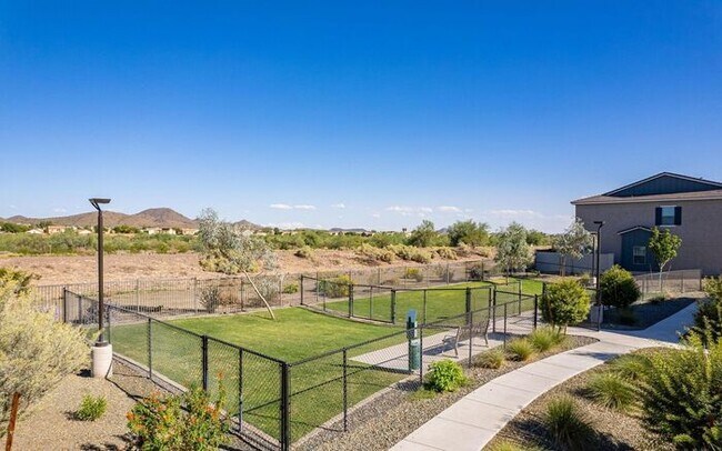 Building Photo - Stunning New 3Beds/2.5Bath Townhome in Phoenix, AZ!