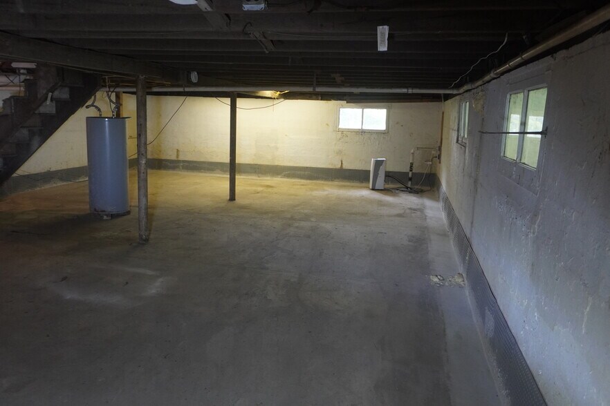Building Photo - 2214 Vandermast Ln