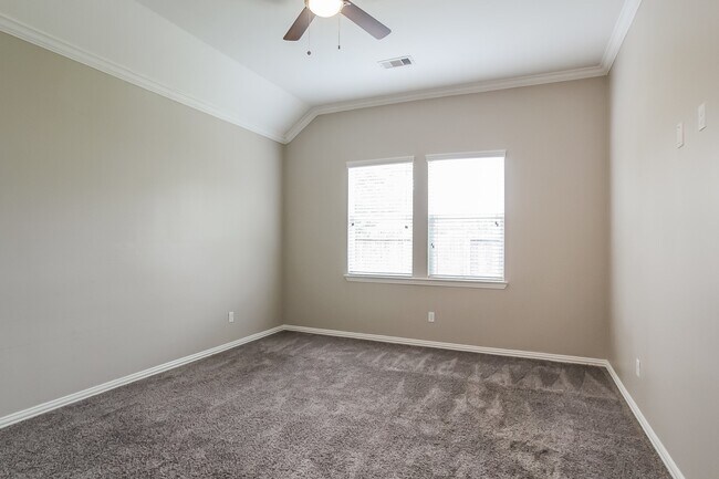 Building Photo - 5211 Clipper Hill Ct