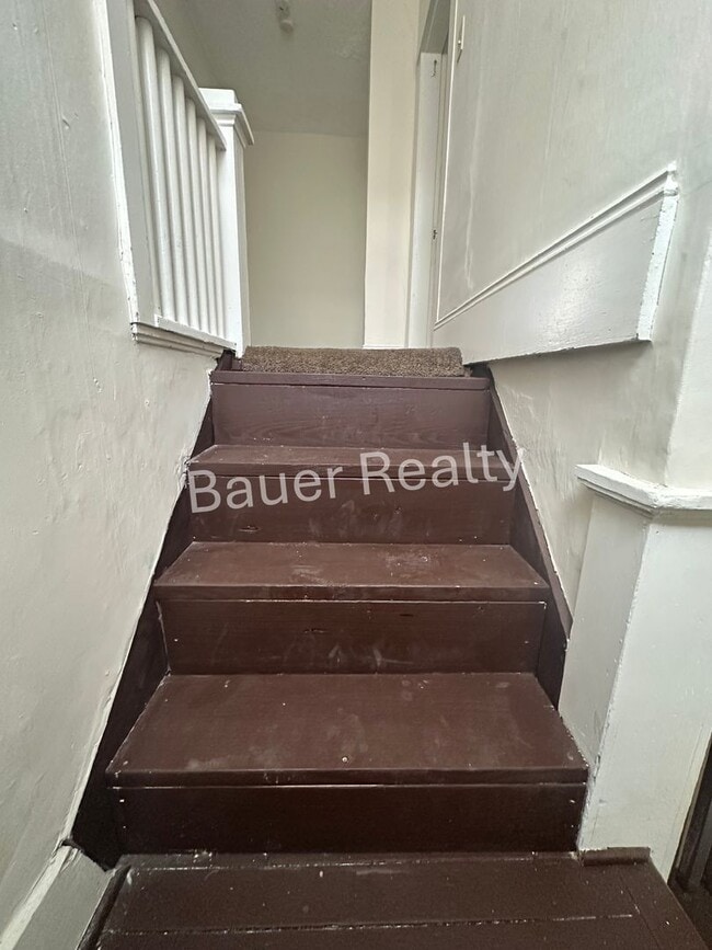 Building Photo - dhc237
