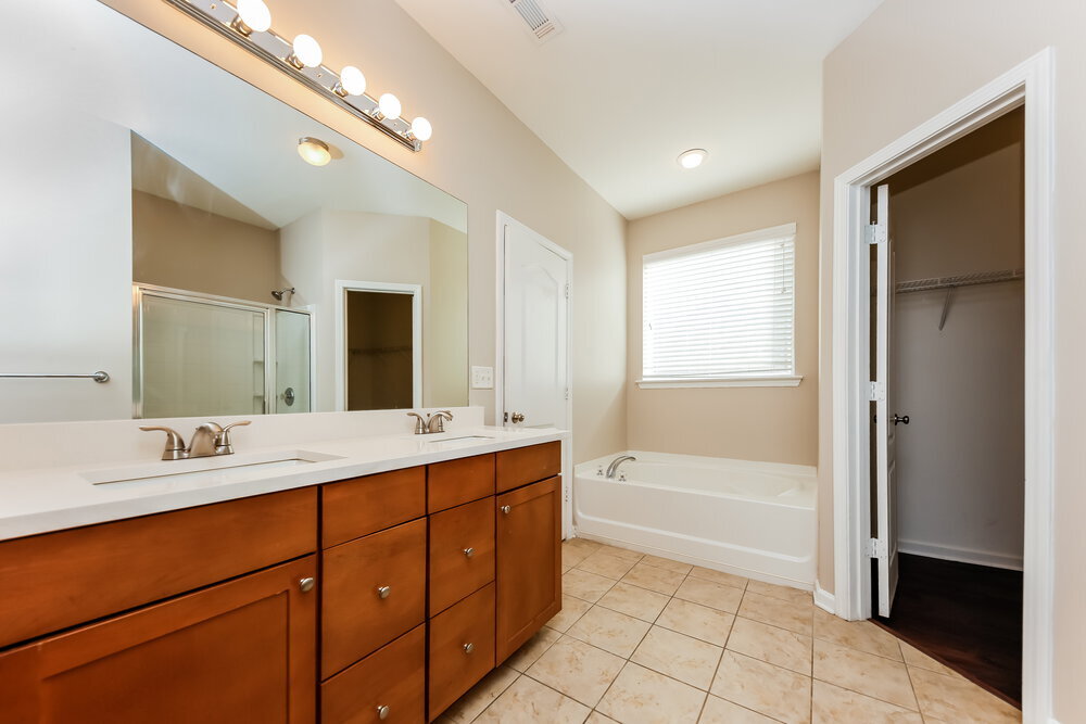 Building Photo - 4550 Black Hills Dr NW