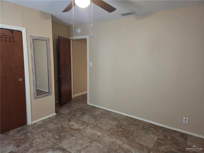 Building Photo - 9 E Champion St