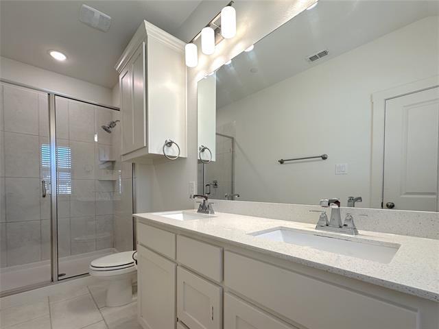 Building Photo - 2740 Majesty Dr