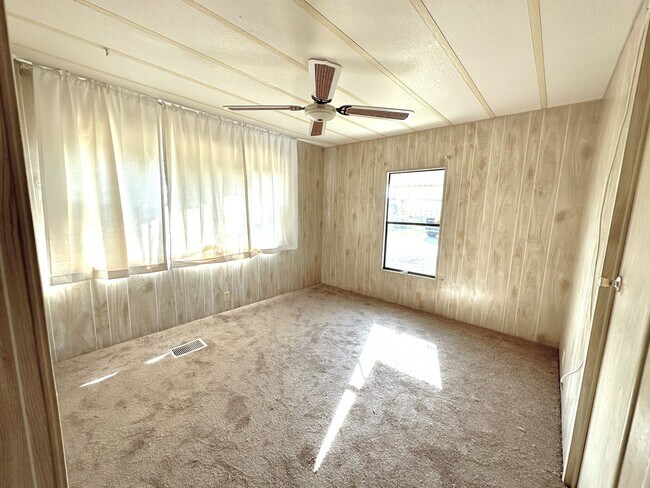 Building Photo - FIRST MONTH RENT FREE! Cute and Quiet 2/2 in N. Ft. Myers