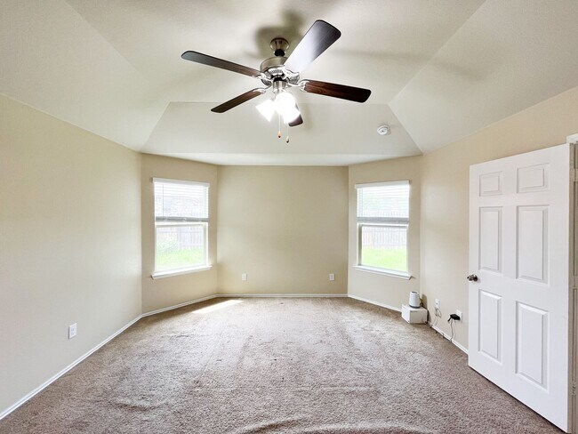 Building Photo - Available NOW!! Beautiful 1 story, 3 bedro...