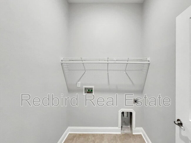 Building Photo - 1005 Lonergan Cir