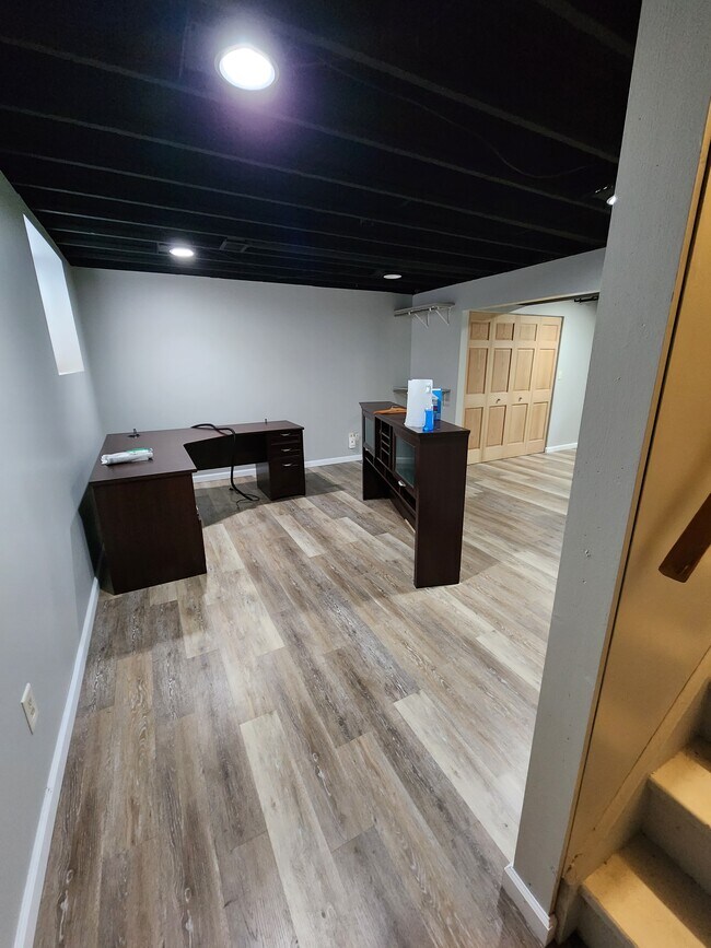 Basement bedroom - 1408 Whispering Woods Ave