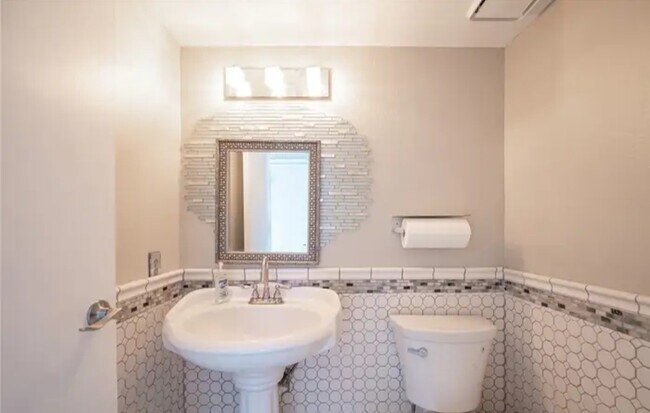 Building Photo - 3095 S Quantana Way