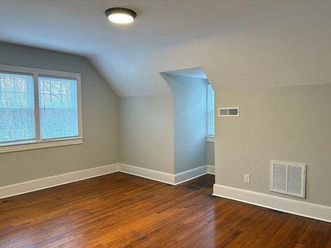 Building Photo - 3 Bedroom, 2 Bathroom House in Eden!