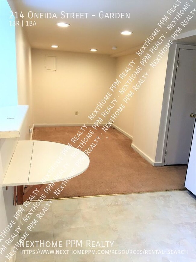 Building Photo - 1 Bedroom near Grandview Ave for March or ...