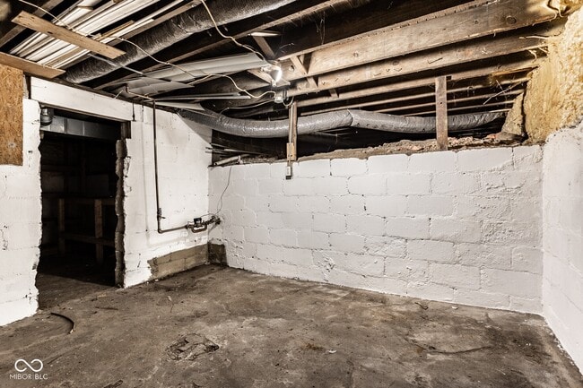 Building Photo - 1253 S East St