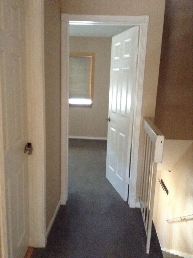 Building Photo - Stunning Townhouse on Mission Boulevard of Fremont