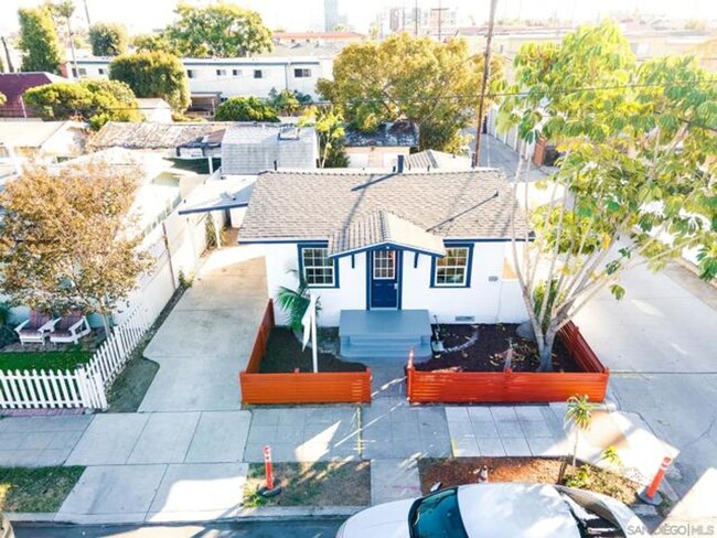 Building Photo - 2 Bed, 1 Bath House in North Park!