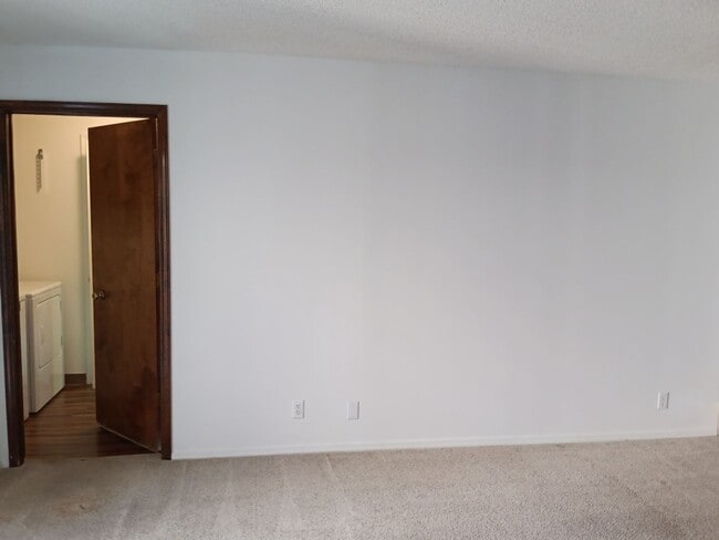 Building Photo - 2 Bedroom, 2 Bathroom! Lovely Home Coming Soon!