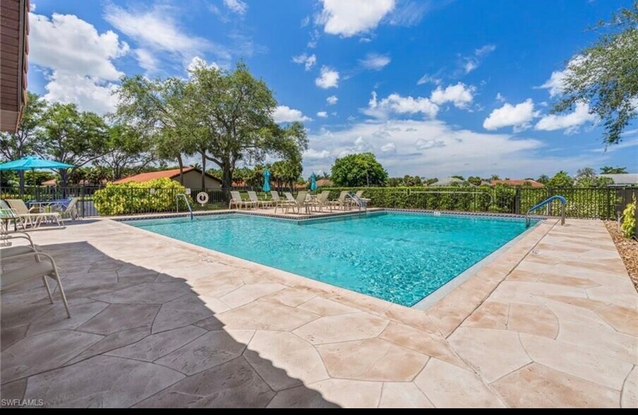 Building Photo - 9850 Costa Mesa Ln