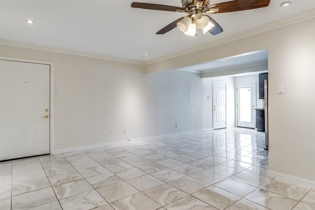 Building Photo - 5086 Matilda St