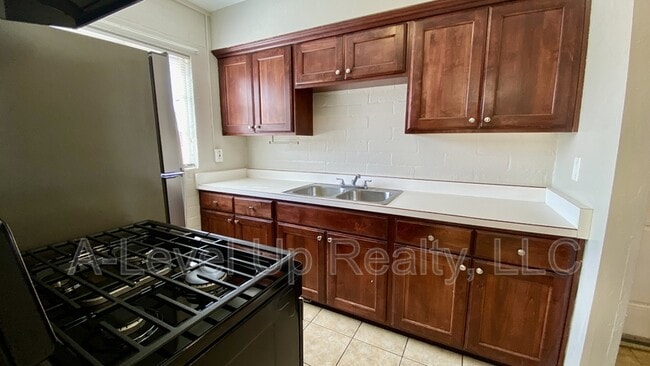 Building Photo - 2509 E Cochise Vista