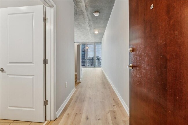 Building Photo - 3324 Peachtree Rd