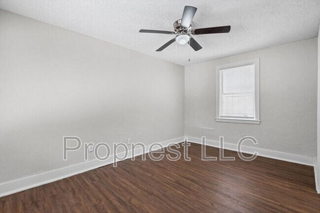 Building Photo - 1306 Carr Ave