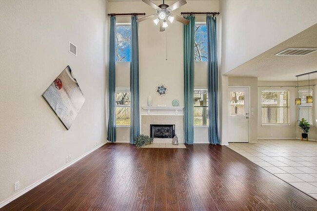 Building Photo - 537 Golden Creek Dr