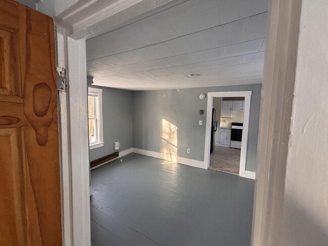 Building Photo - 1BR/1BA Apartment – Prime Location Near Downtown Bath!