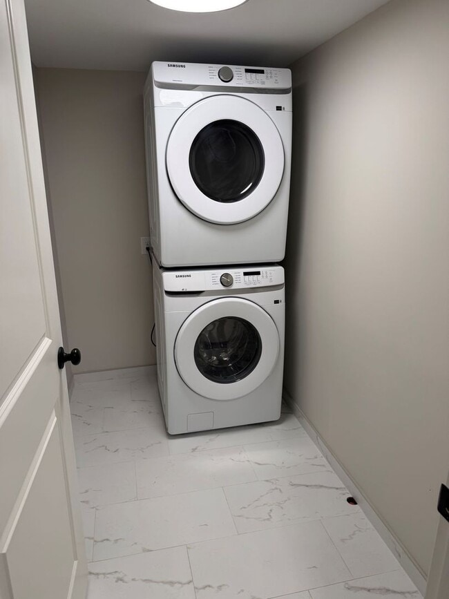 Building Photo - Available Nov. 24th 2025