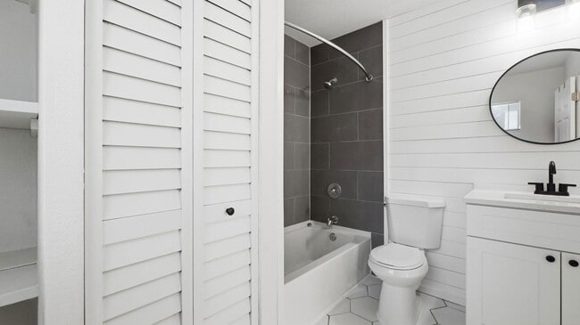 Building Photo - 4952 21st St N